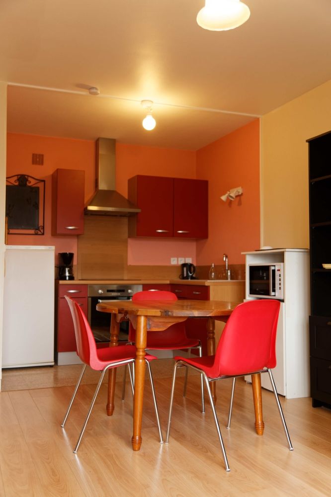 STUDIO MEUBLE - CENTRE VILLE - PROCHE ECOLE D'INFIRMIERES