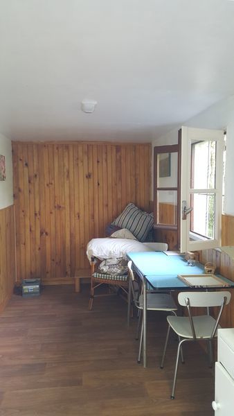 Maisonnette 16 m2, pleine campagne, très tranquille