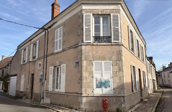 une grande maison + une petite