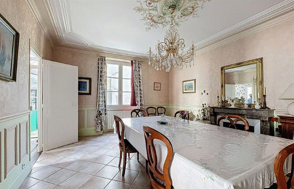 une grande maison + une petite