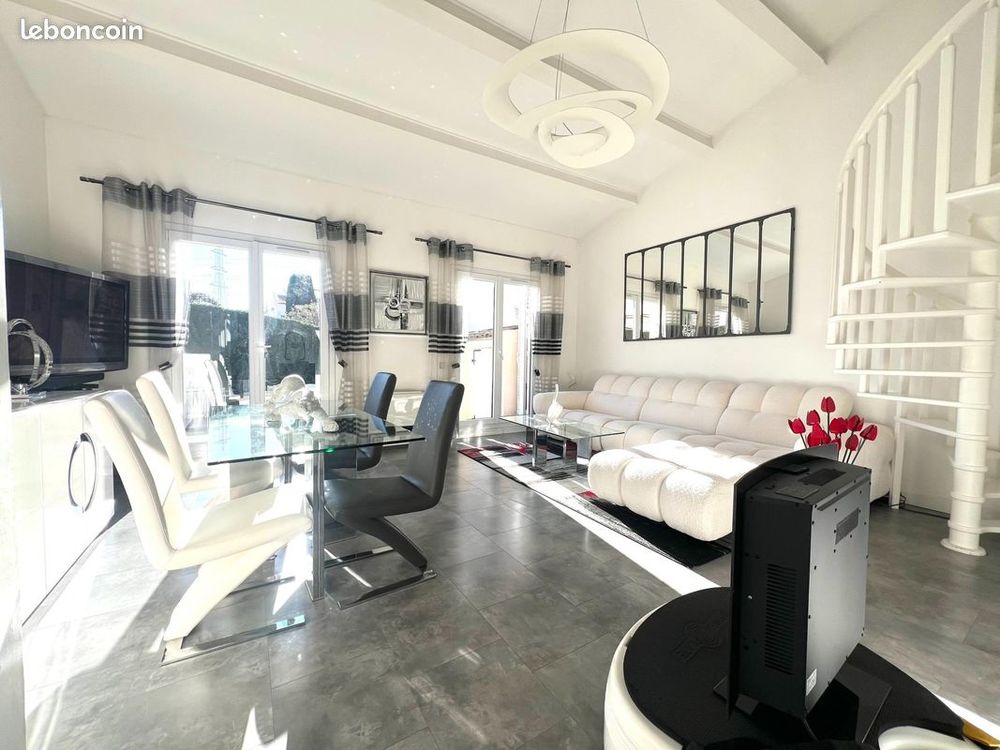 Maison mitoyenne 70+20 a un immeuble a mougins 06