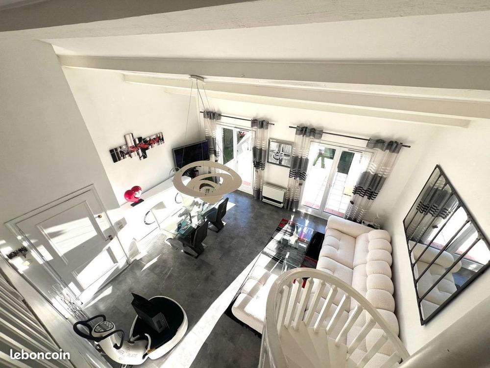 Maison mitoyenne 70+20 a un immeuble a mougins 06