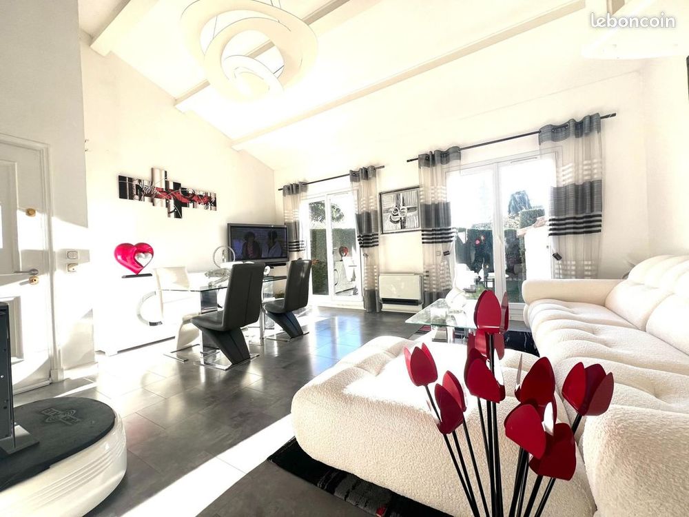 Maison mitoyenne 70+20 a un immeuble a mougins 06