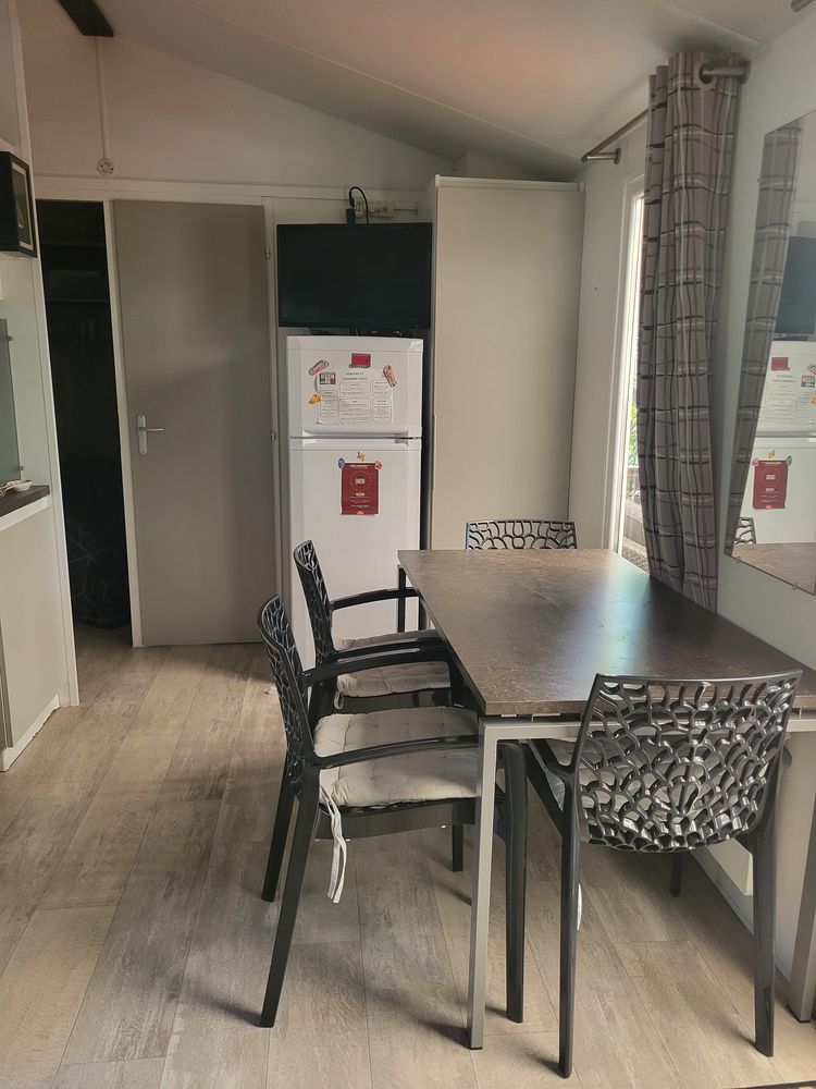 Mobil-home 3 chambres dans camping 4*