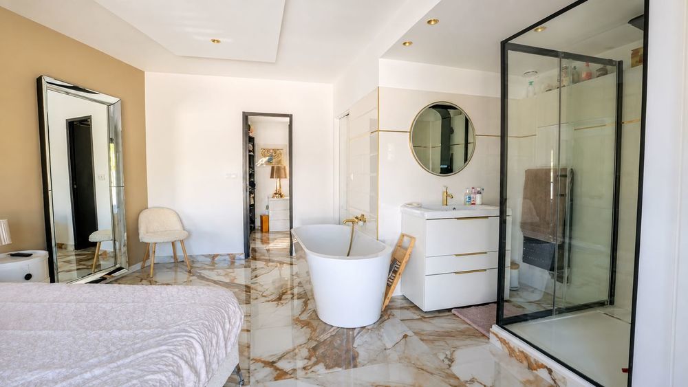 Propriété 279 m² avec piscine €" 3 logements indépendants 1€¯250€¯000 €