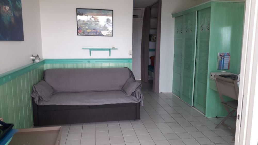 Studio spacieux avec belle terrasse proche plage