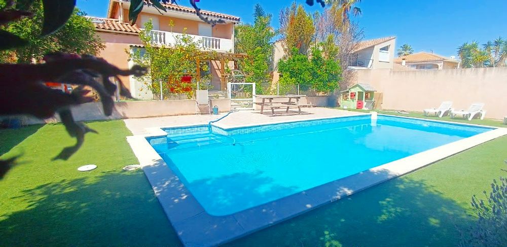 Villa climatisée avec piscine