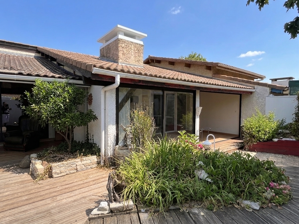Maison -ARÈS