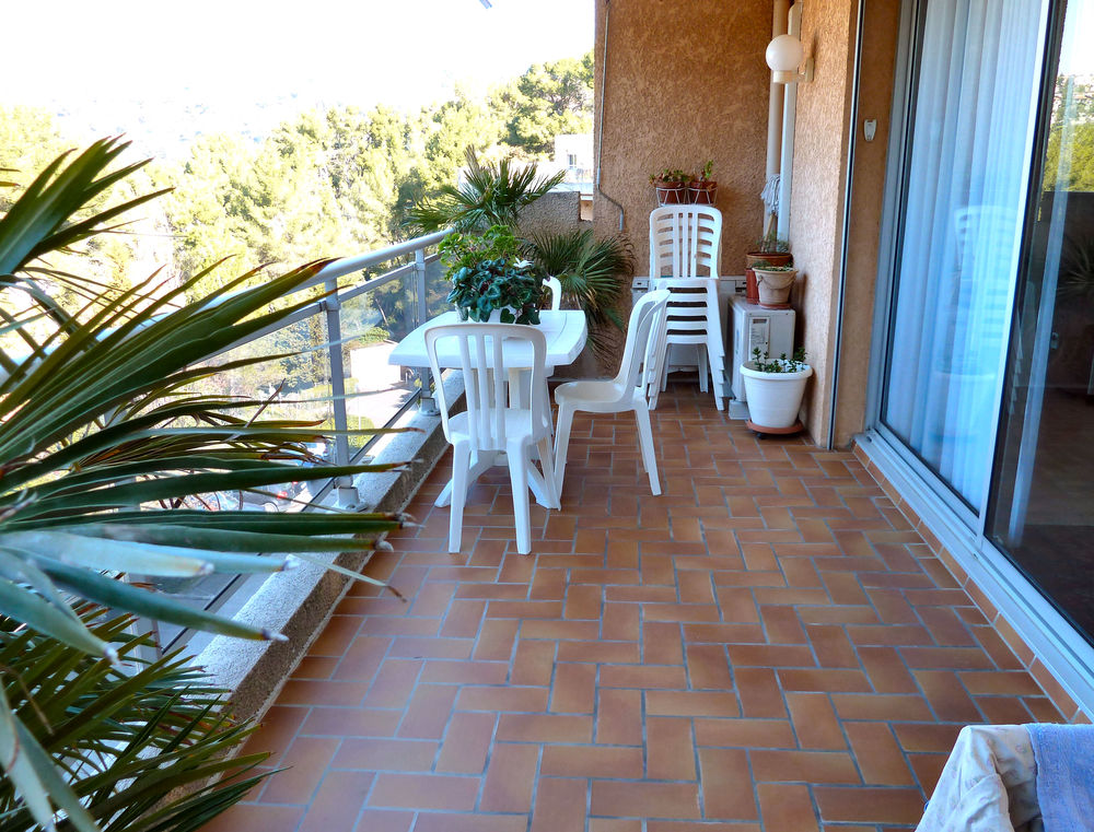 APPARTEMENT 4-5 PIÈCES ± 114m2 A CARNOUX 13470