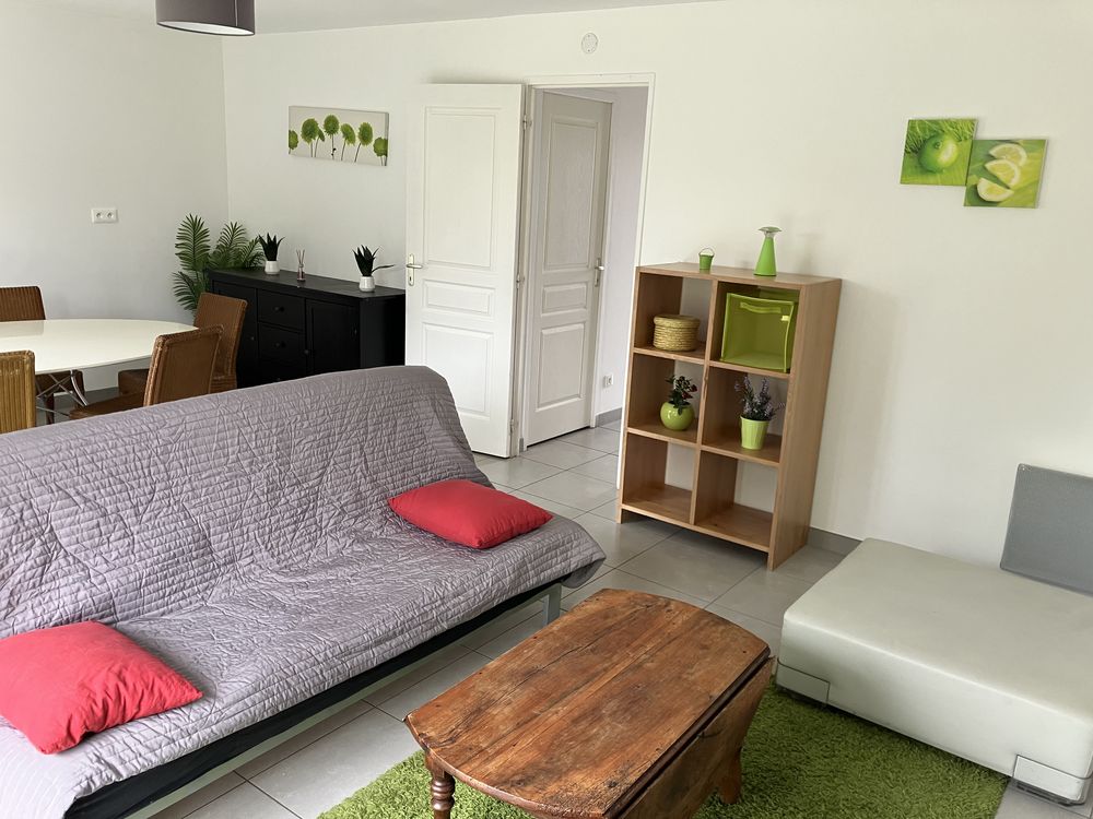Maison jumelée en R+1 avec terrain et garage indépendant