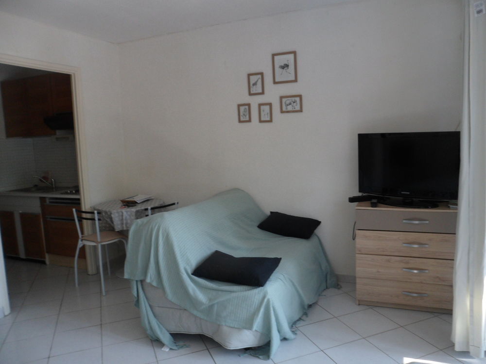 studio meublé résidence les Cèdres à GREOUX LES BAINS