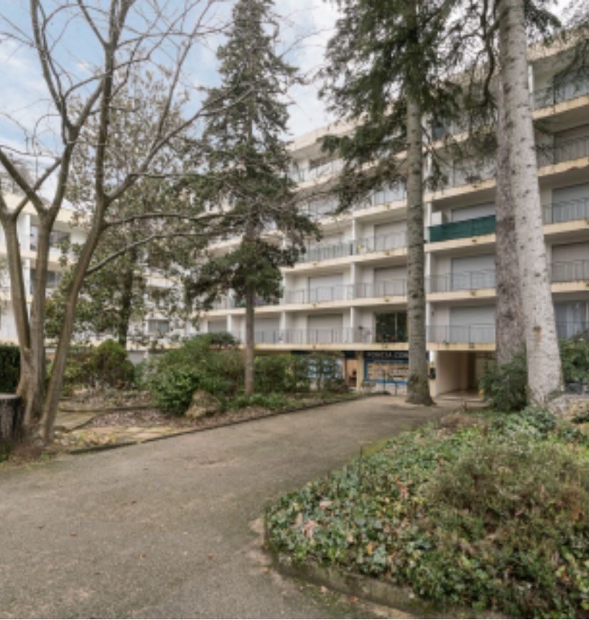 studio meublé résidence les Cèdres à GREOUX LES BAINS