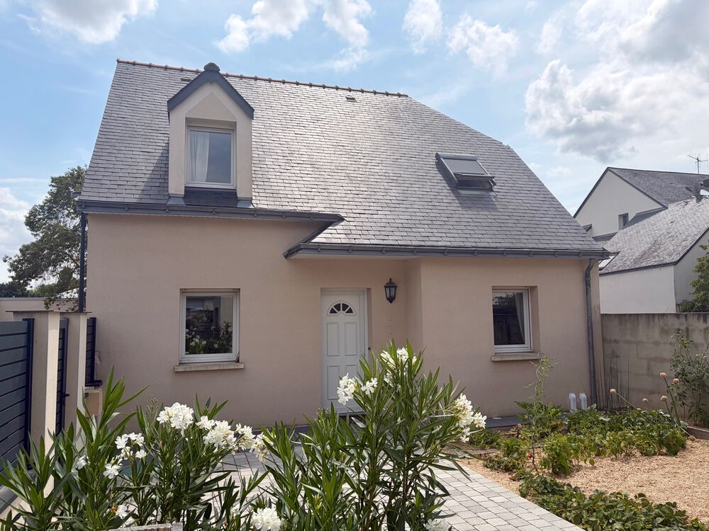 Maison familiale de 118 m² avec dépendance, garage et jardin