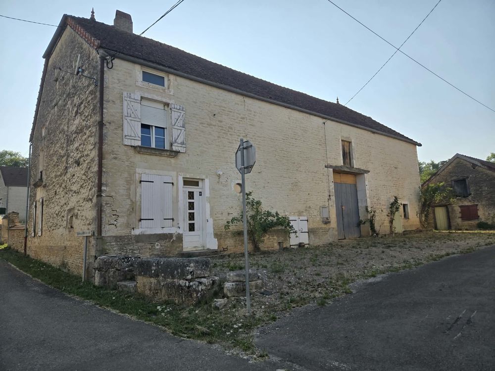 Maison en pierre avec granges et terrain - Au c?ur du Parc