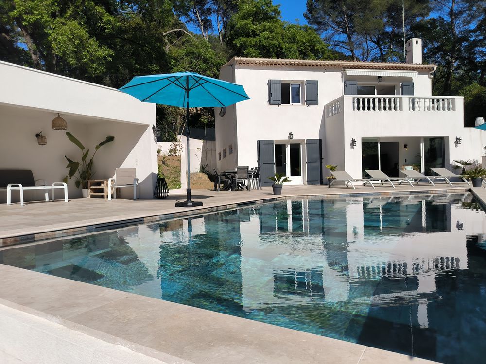 Villa 170m2, terrain 1500 m2, piscine, pool house, garage