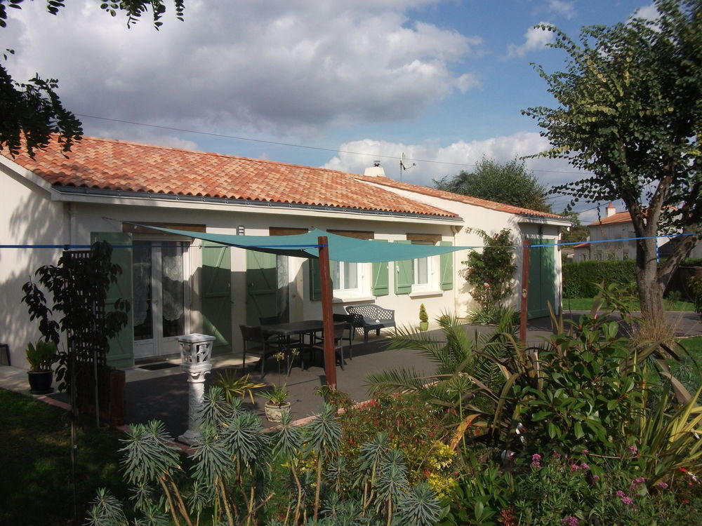 MAISON DE PLAIN PIED AVEC JARDIN