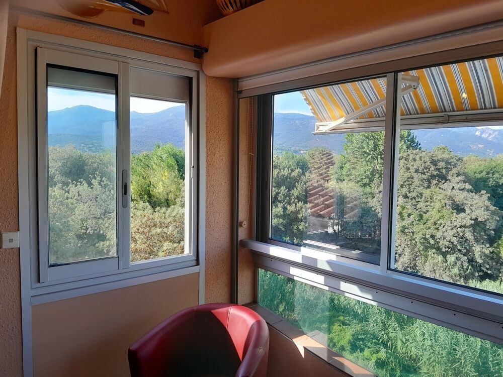 Superbe t2 duplex au dernier étage avec vue dégagée piscine
