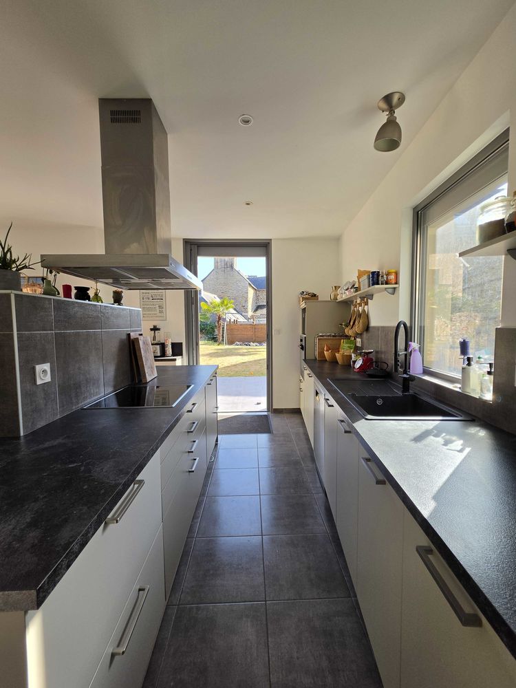 LANNION €" Maison familiale rénovée de 183 m² 5 chambres dont 2 suites Exposition Sud