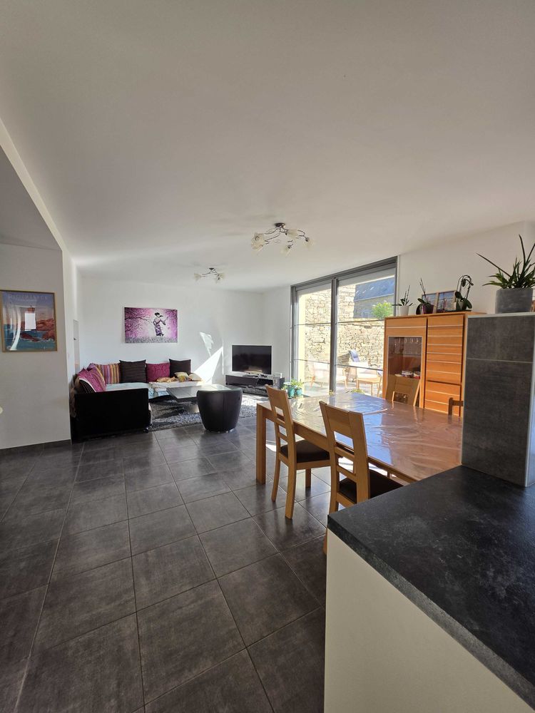 LANNION €" Maison familiale rénovée de 183 m² 5 chambres dont 2 suites Exposition Sud