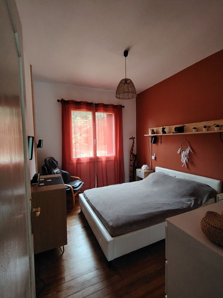 Maison familiale 4 chambres avec grand terrain et sous-sol