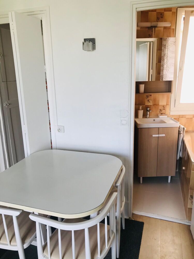 Student studio rental