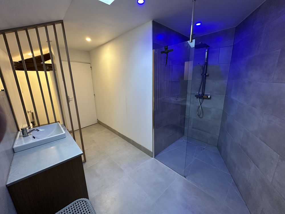Appartement T3 lumineux 86m² avec parking - Franois