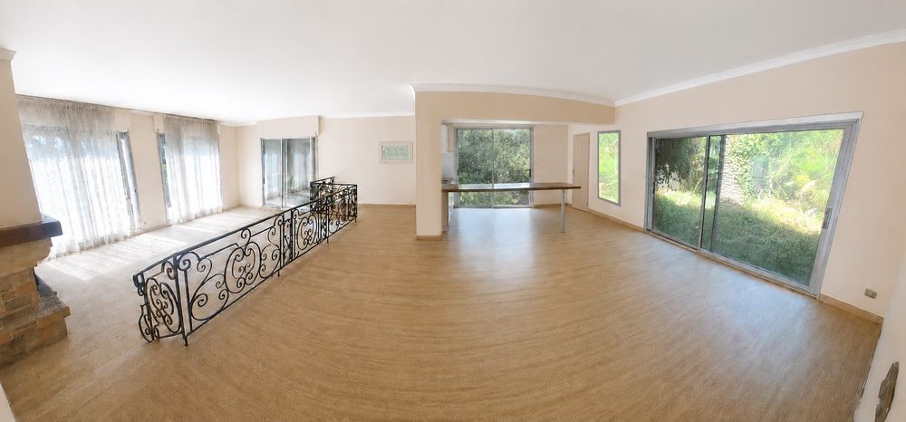 SOMMIERES , villa de 225 m² avec T3 indépendant