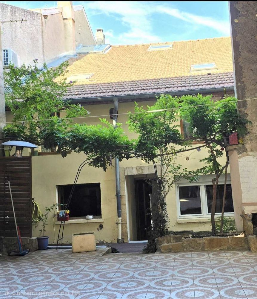 maison avec climatisation et terrasse