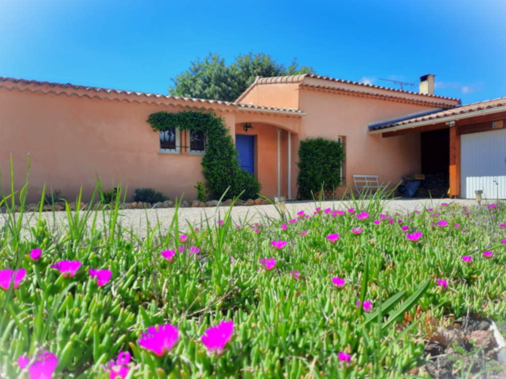 PLAIN-PIED de 140m², 4 pièces, 3 chambres, Garage sur 5200m²
