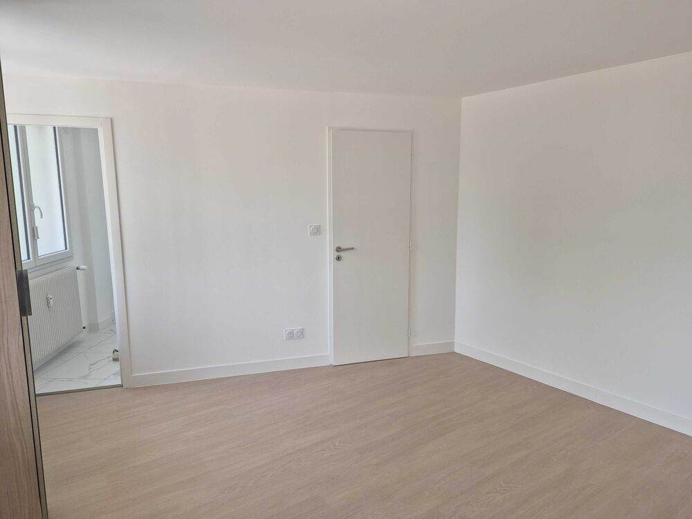 Appartement Lumineux Entièrement Rénové