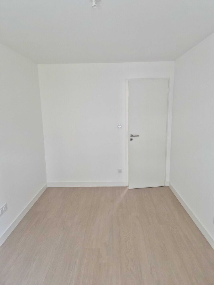 Appartement Lumineux Entièrement Rénové