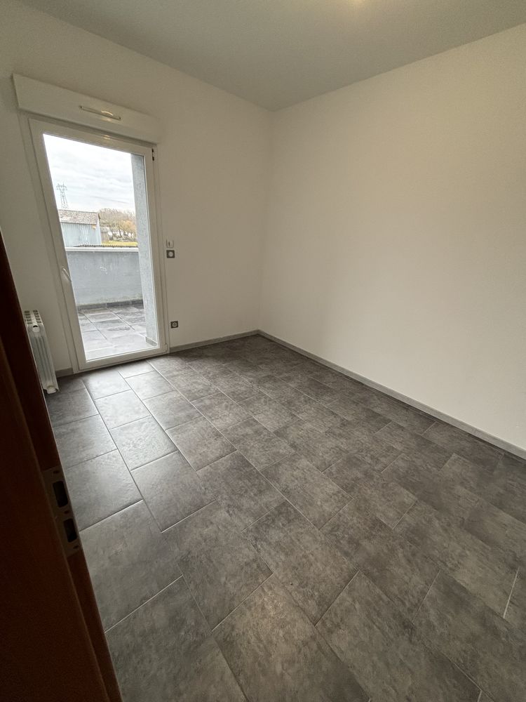 Bel appartement dans une petite copropriété.