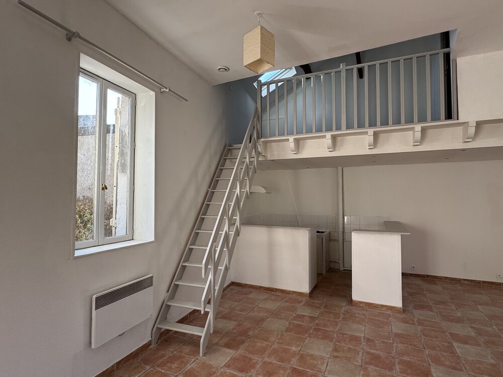 PARTICULIER A SIGOULES, T2 REFAIT À NEUF, BOX+JARDIN