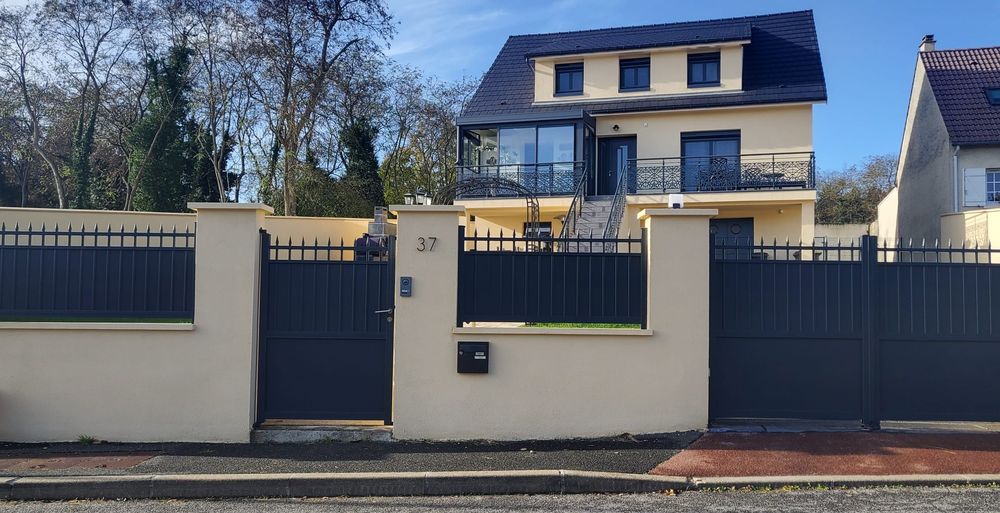 Maison individuelle familiale totalement rénovée en 2023