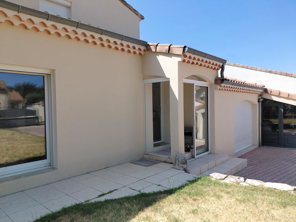 Villa 170 m2 sur 6300 m2 dont 950 m2 viabilisé réseau humide
