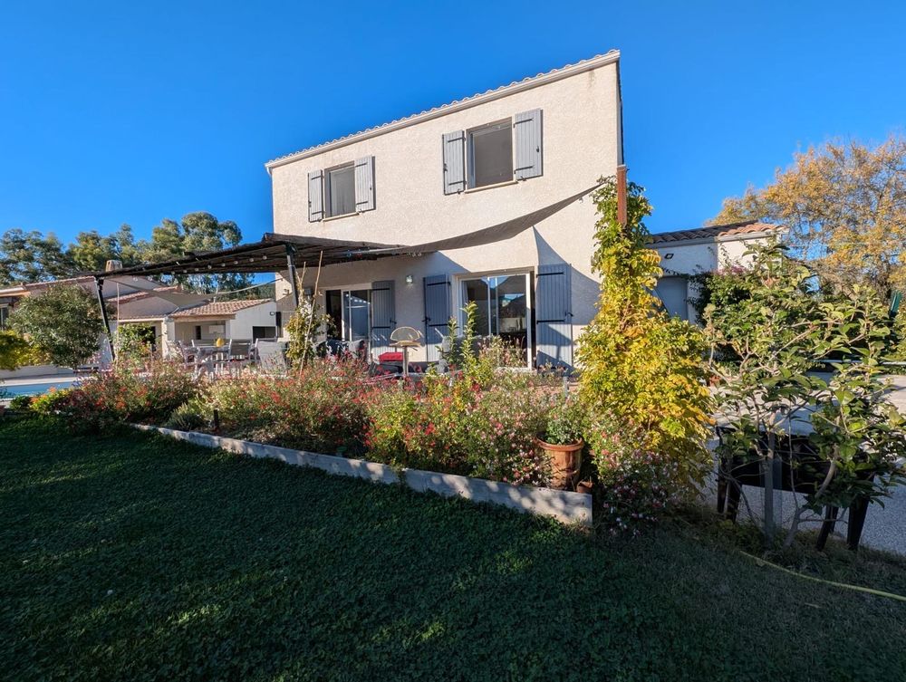 Maison contemporaine avec piscine ? Bagard (30140)