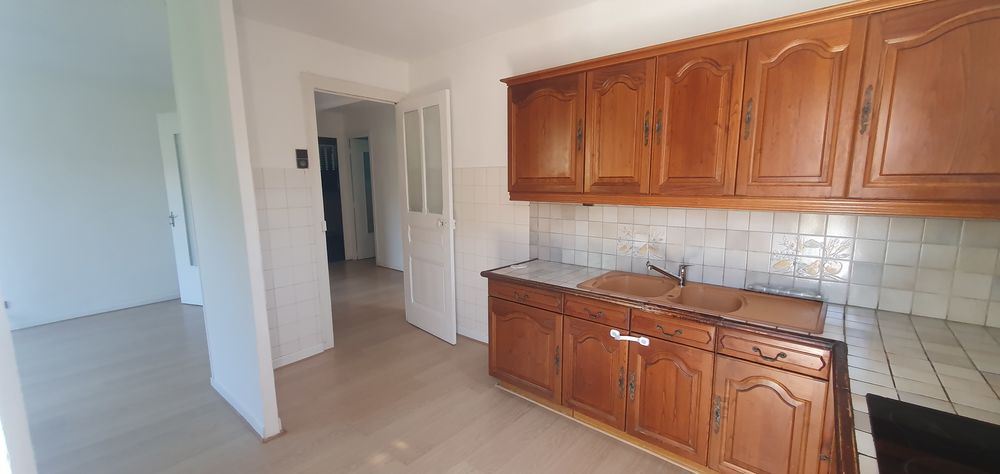 T 4 dans Maison à CORENC