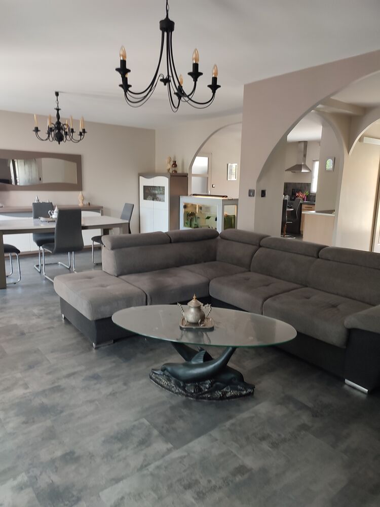 MAISON DE PLAIN-PIED de 5 chambres +