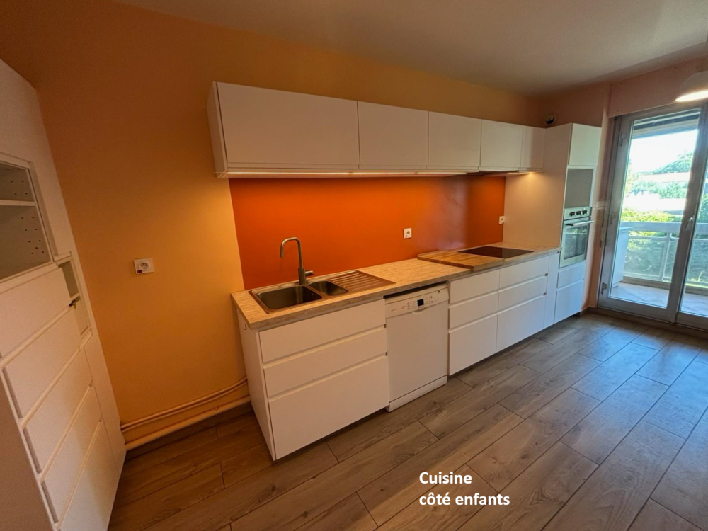 Marseille Saint Anne T6 de 136m² lumineux clim garage double