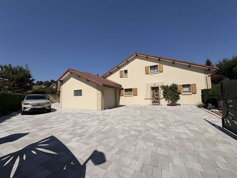 Villa 169m2 piscine et garage au c?ur de St Jean de Bournay