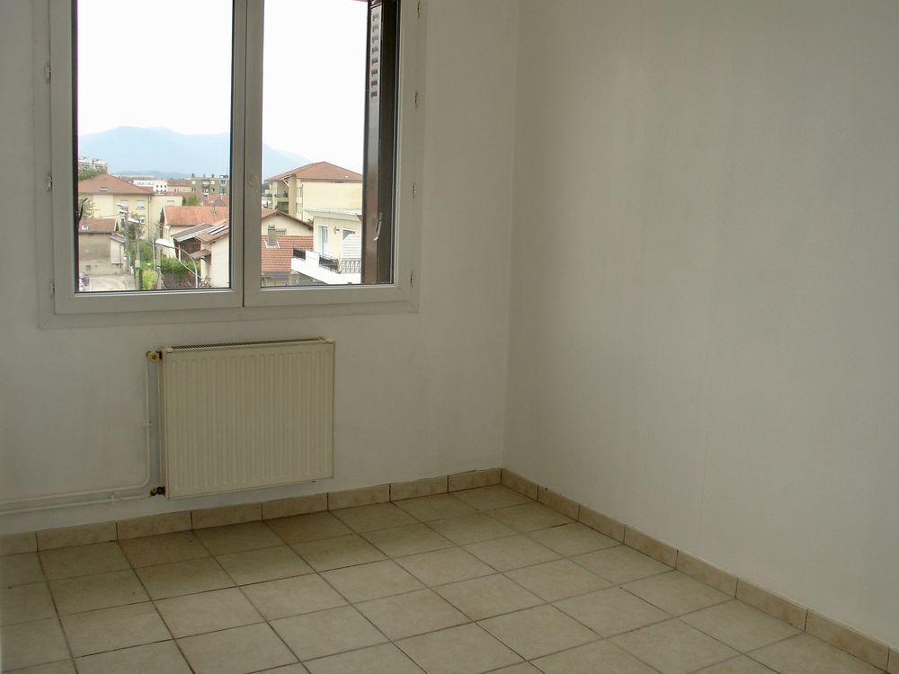 APPRTEMENT 3 PIECES +CUISINE 46 M2