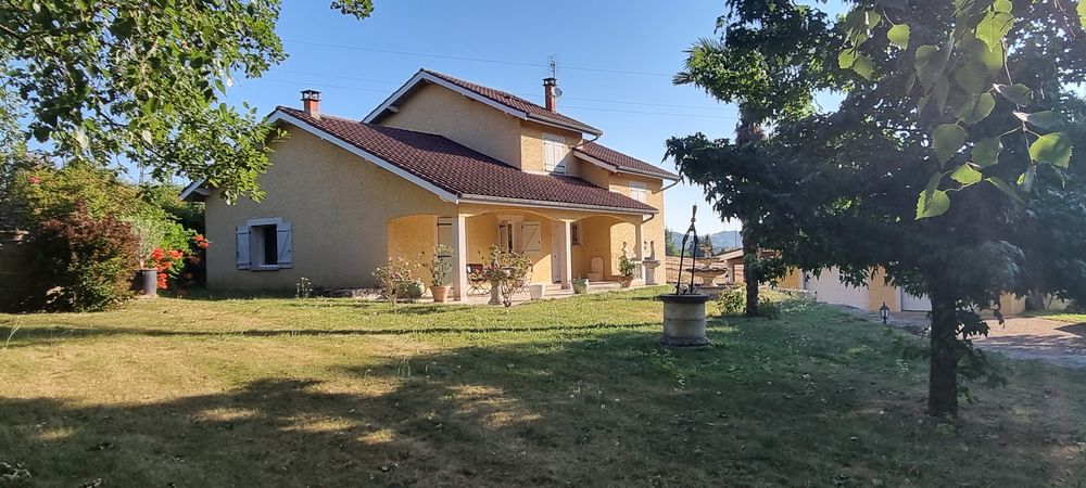 Maison 7 pièces, terrasse et garage double