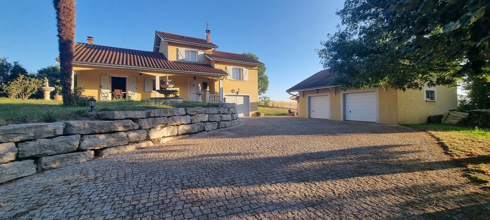 Maison 7 pièces, terrasse et garage double