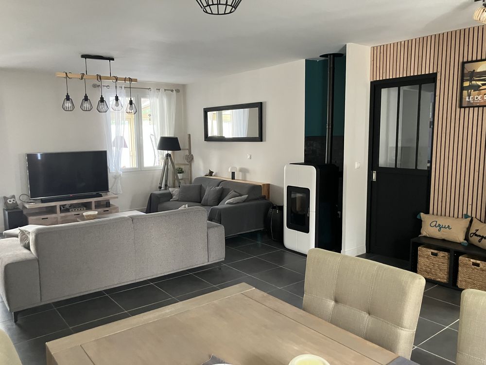 Maison familiale de plain-pied 162 m² avec piscine