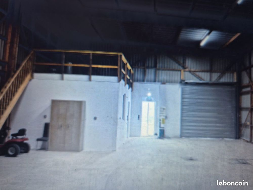 hangar avec bureaux
