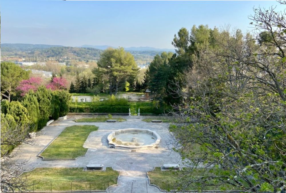 Au SUD d'Aix en Pce. Appart. 2 pièces dans Bastide.