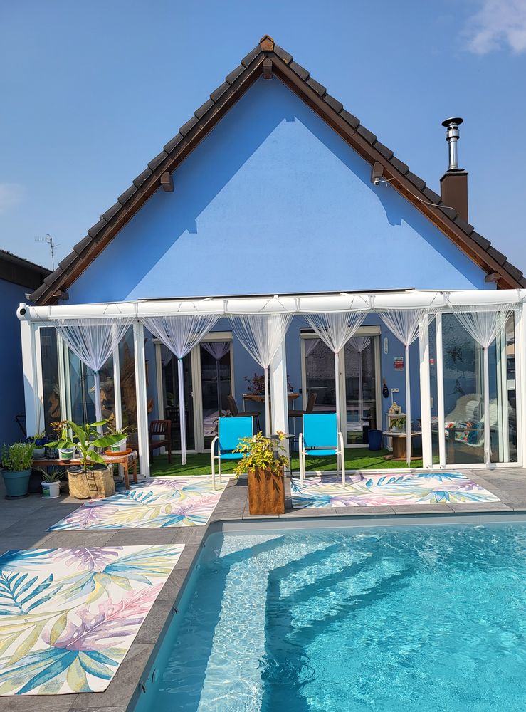 Maison rénovée en impasse électroménager inclus Piscine