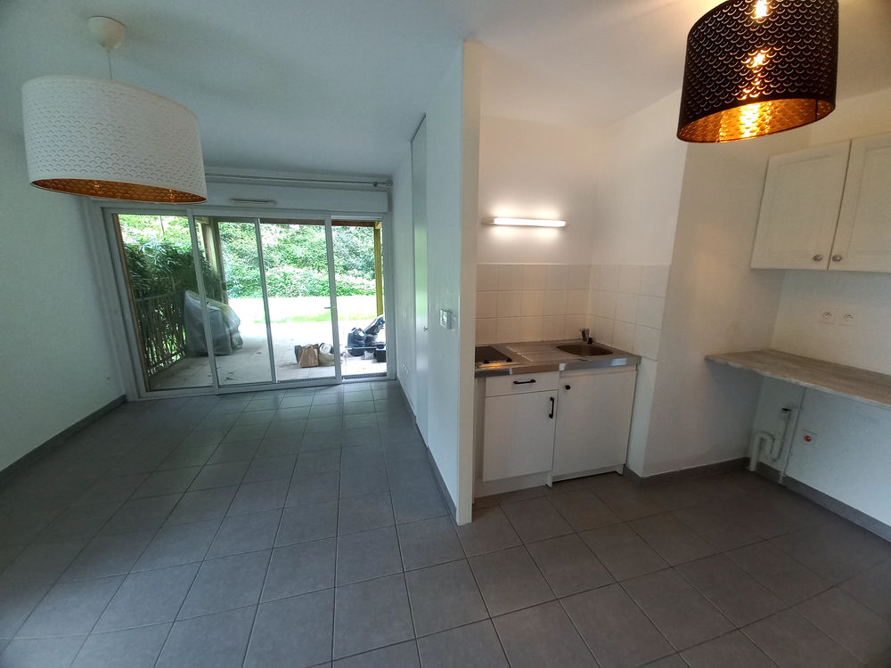 Appartement Moderne en Rez-de-Jardin avec Grande Terrasse