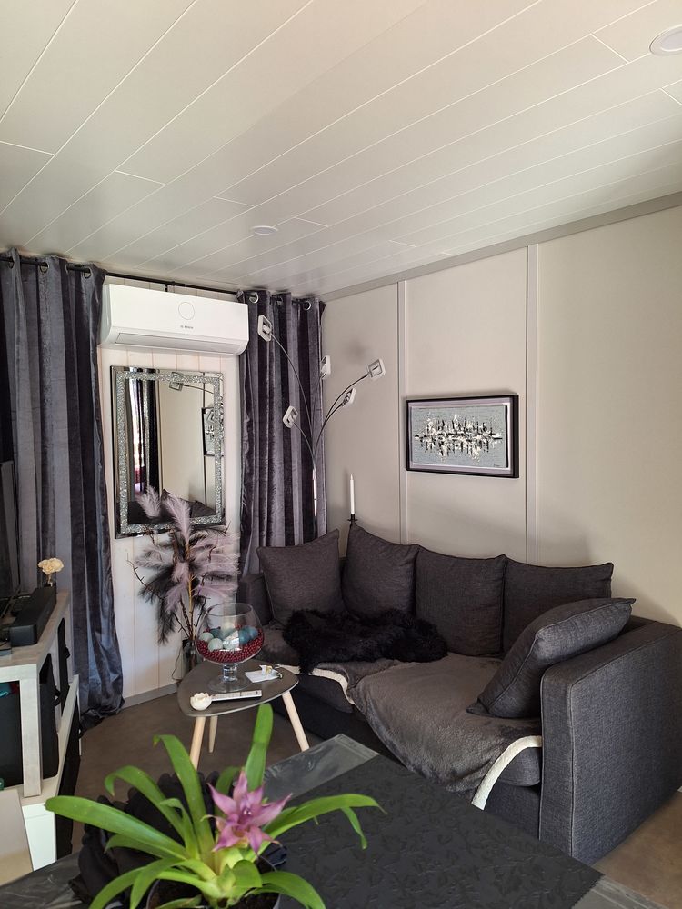 CHALET PROCHE DE LA MER DANS UN DOMAINE A PONT L ABBEE