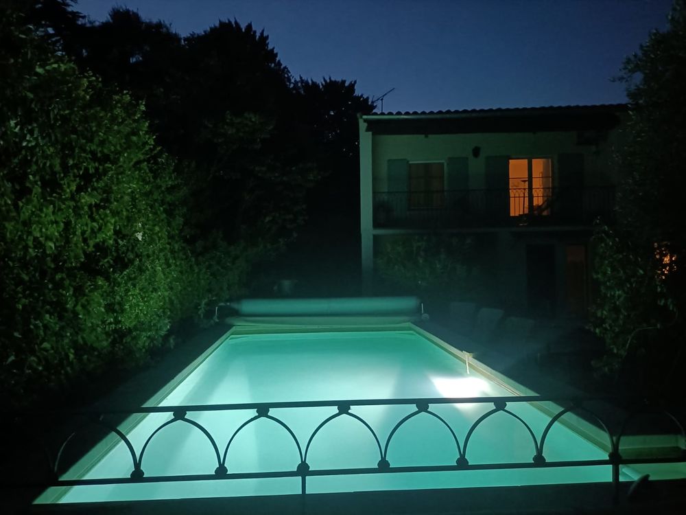 A Nîmes (Gard), vendons maison climatisée de 205 m²